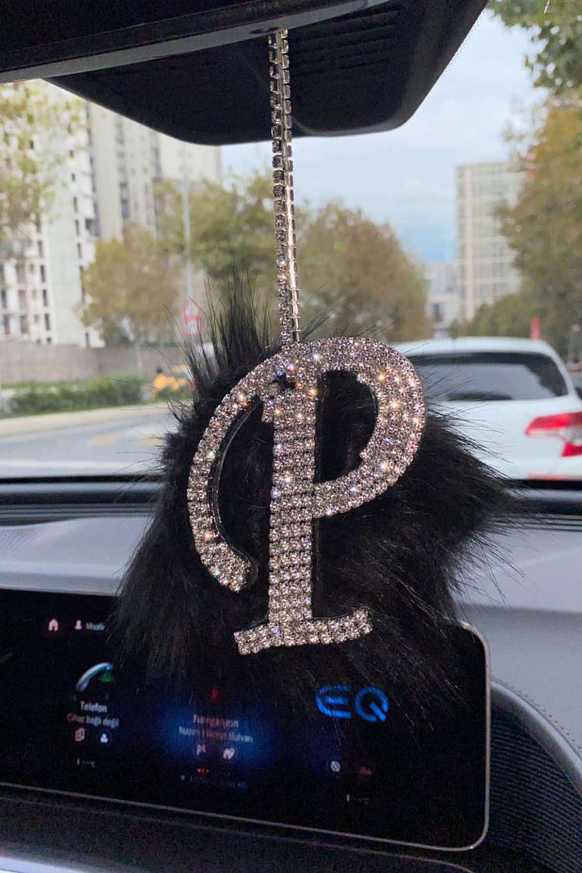 Swarovski Gümüş Taşlı Dikiz Ayna Kolye Süsü Siyah Tüylü P Harfi