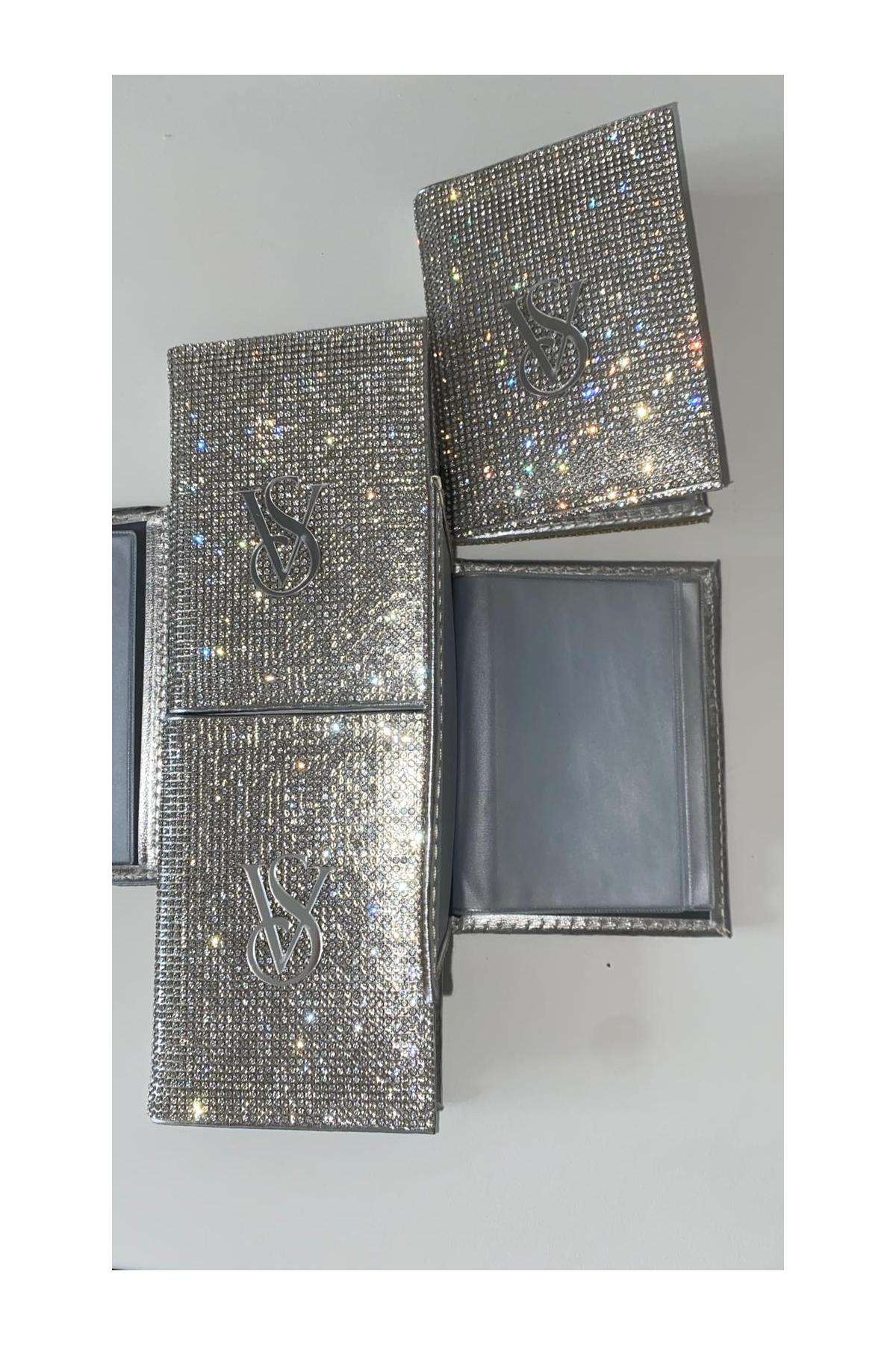 Swarovski Taşlı VS Logolu Ruhsat Kılıfı